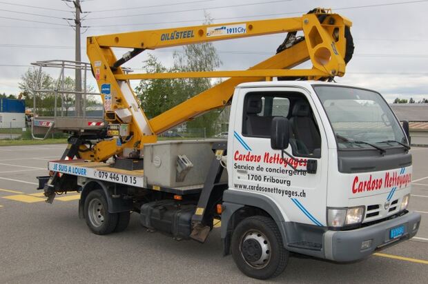 Camion-nacelle Oil&Steel, bras de 20 mètres