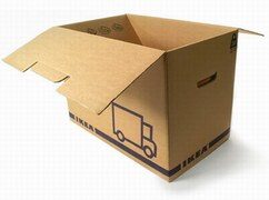 Carton de déménagement ouvert